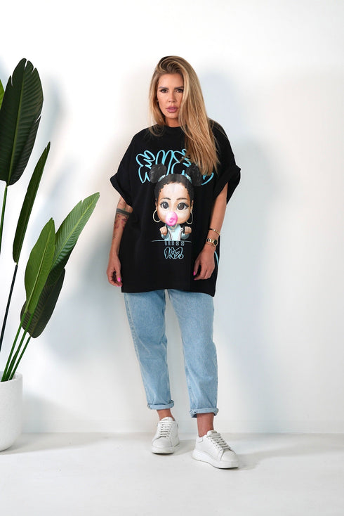 Modelka má M/L (164,5cm a 59kg)